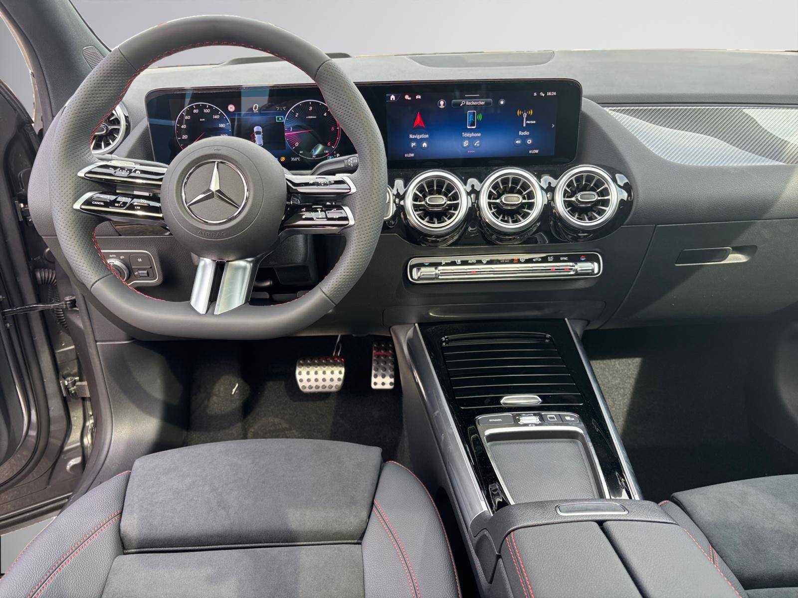 Image Mercedes-Benz GLA 200 d AMG Line  GLA 200 d AMG Line