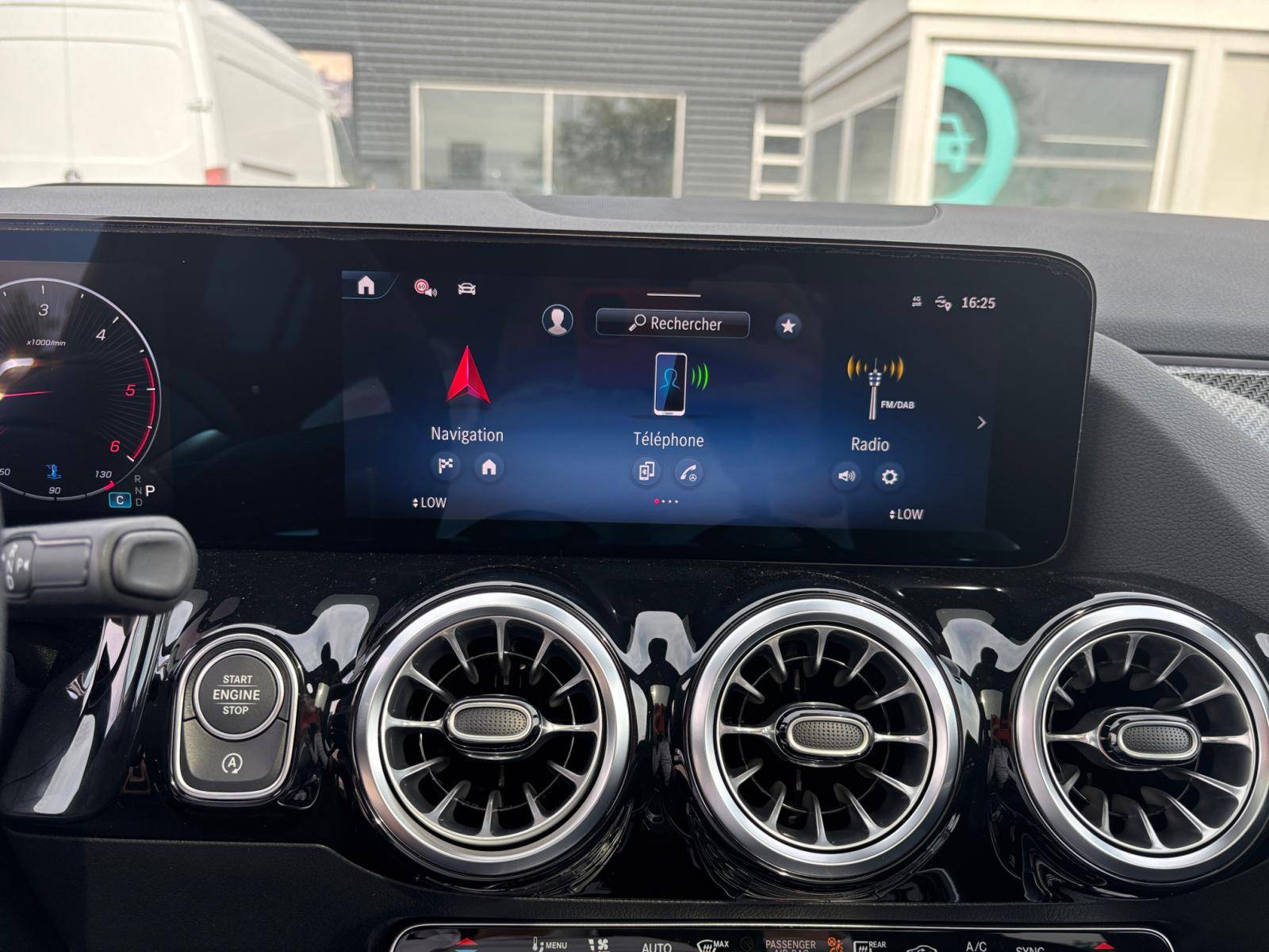 Image Mercedes-Benz GLA 200 d AMG Line  GLA 200 d AMG Line