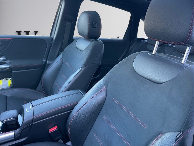 Image Mercedes-Benz CLASSE B 200 d AMG Line Edition  Classe B 200 d 8G-DCT AMG Line Edition