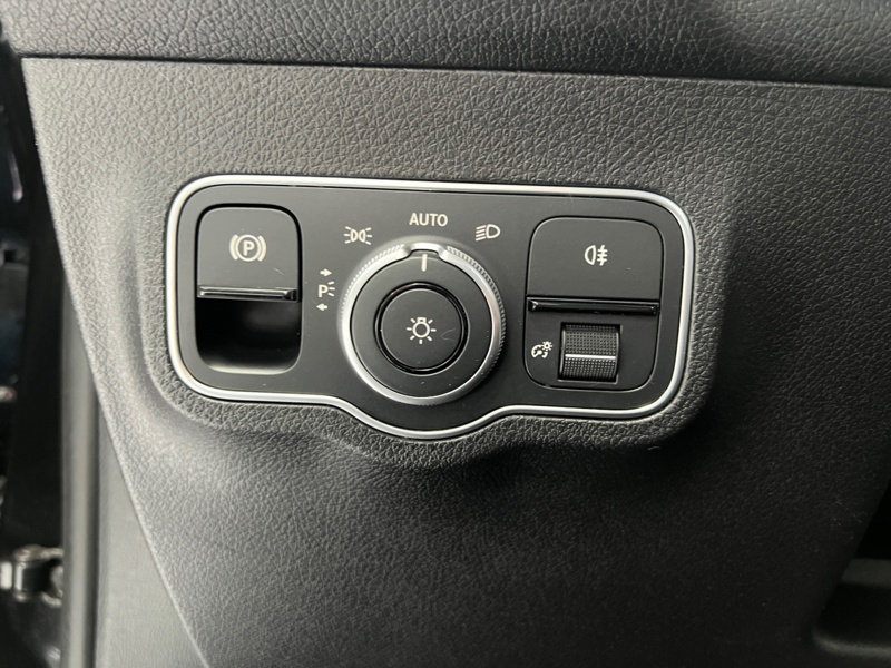 Image Mercedes-Benz GLB 200 d AMG Line  GLB 200 d 8G-DCT AMG Line