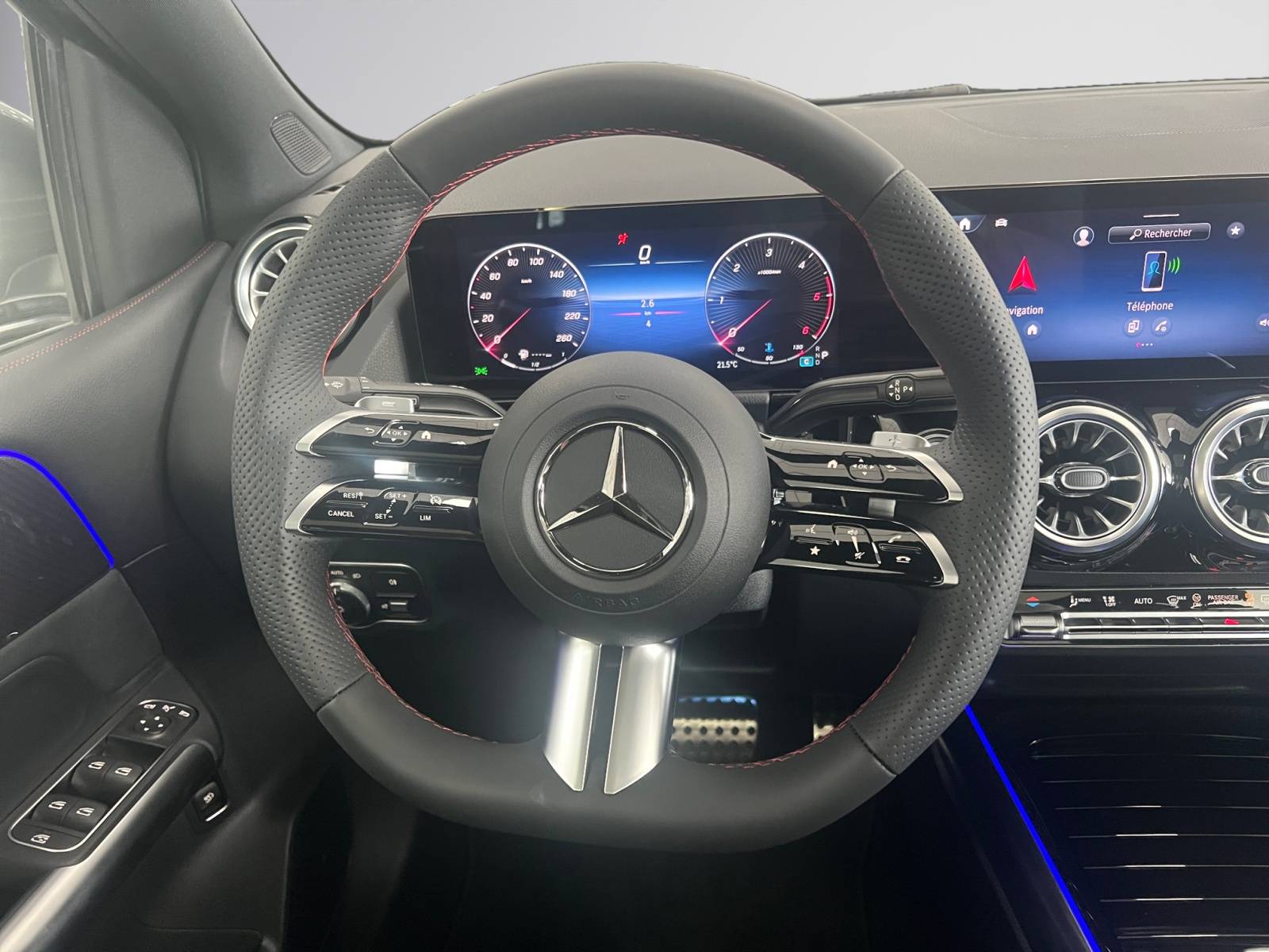 Image Mercedes-Benz CLASSE B 200 d AMG Line  Classe B 200 d AMG Line