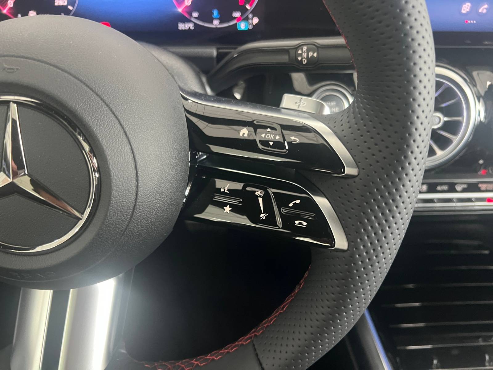 Image Mercedes-Benz CLASSE B 200 d AMG Line  Classe B 200 d AMG Line