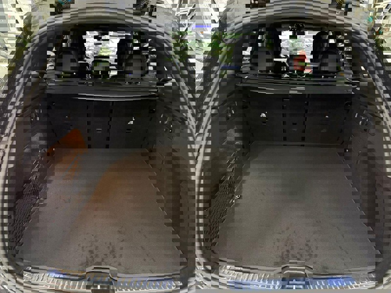 Image Mercedes-Benz GLC SUV GLC 220 d 4MATIC AMG Line  GLC 220 d 4MATIC AMG Line