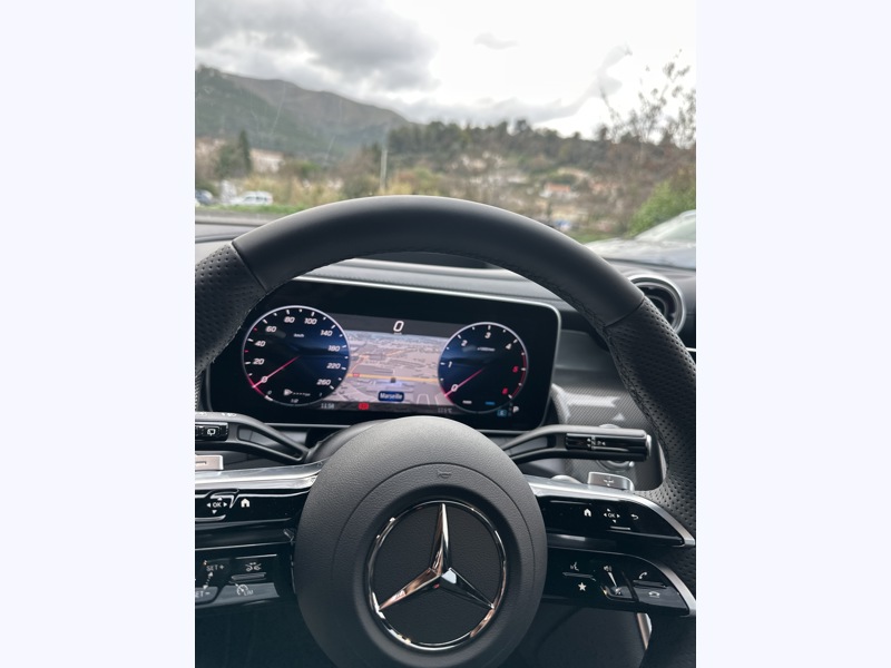 Image Mercedes-Benz GLC SUV GLC 220 d 4MATIC AMG Line  GLC 220 d 4MATIC AMG Line