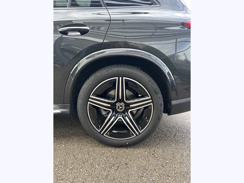 Image Mercedes-Benz GLC SUV GLC 220 d 4MATIC AMG Line  GLC 220 d 4MATIC AMG Line