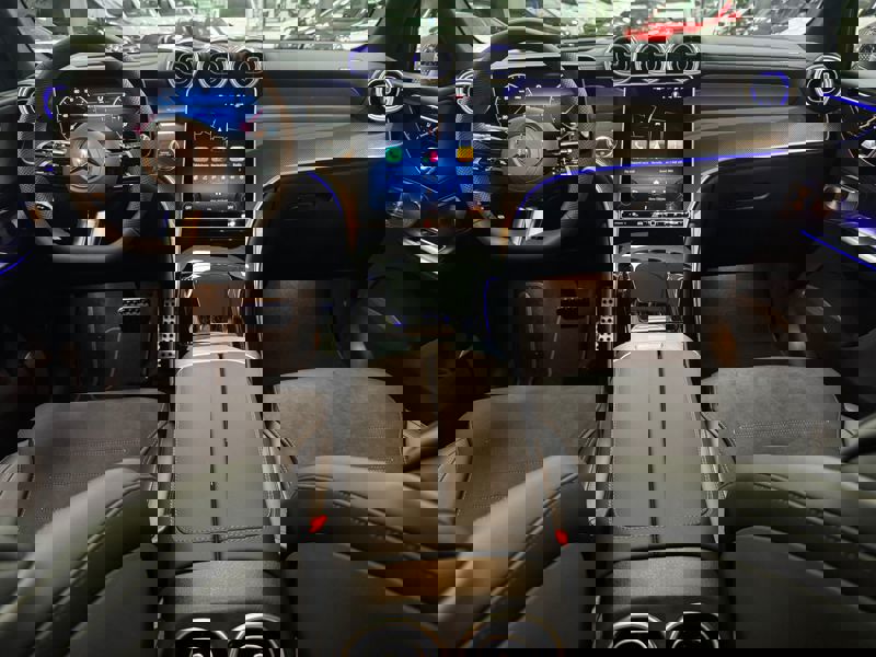 Image Mercedes-Benz GLC SUV GLC 220 d 4MATIC AMG Line  GLC 220 d 4MATIC AMG Line