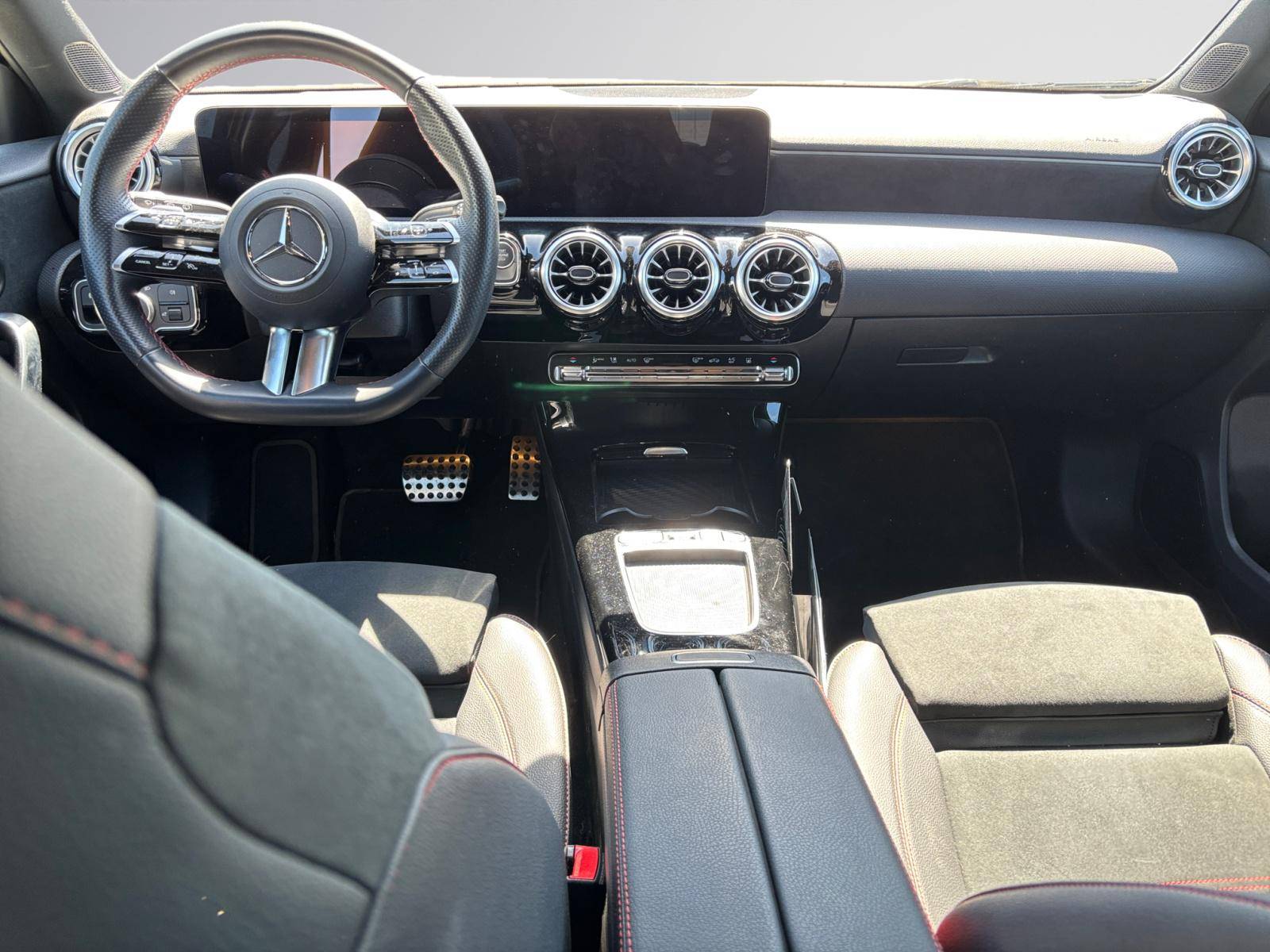 Image Mercedes-Benz CLASSE A 250 e AMG Line  Classe A 250 e Hybrid EQ AMG Line