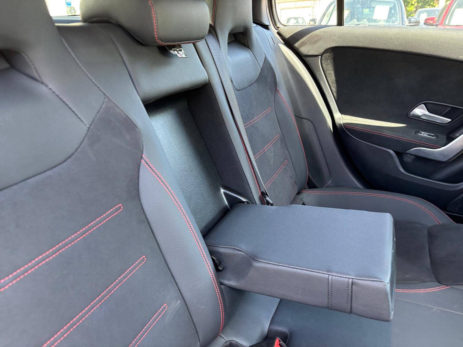 Image Mercedes-Benz CLASSE A 250 e AMG Line  Classe A 250 e Hybrid EQ AMG Line