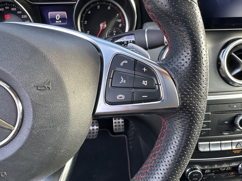 Image Mercedes-Benz GLA 180 Fascination  