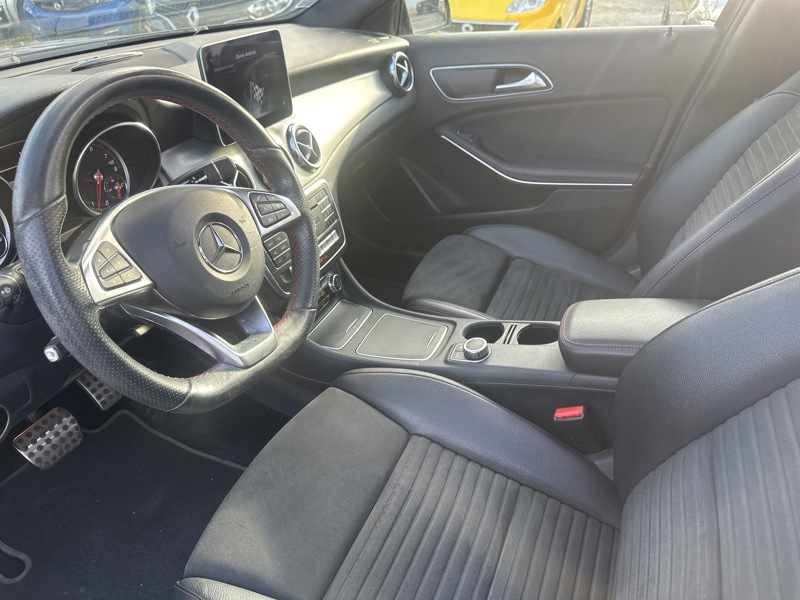 Image Mercedes-Benz GLA 180 Fascination  