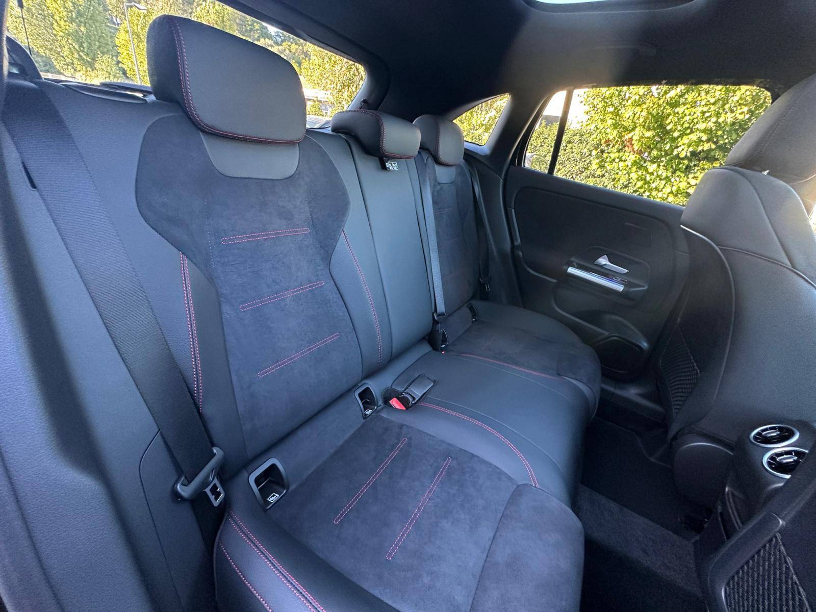 Image Mercedes-Benz GLA 200 d AMG Line  GLA 200 d AMG Line