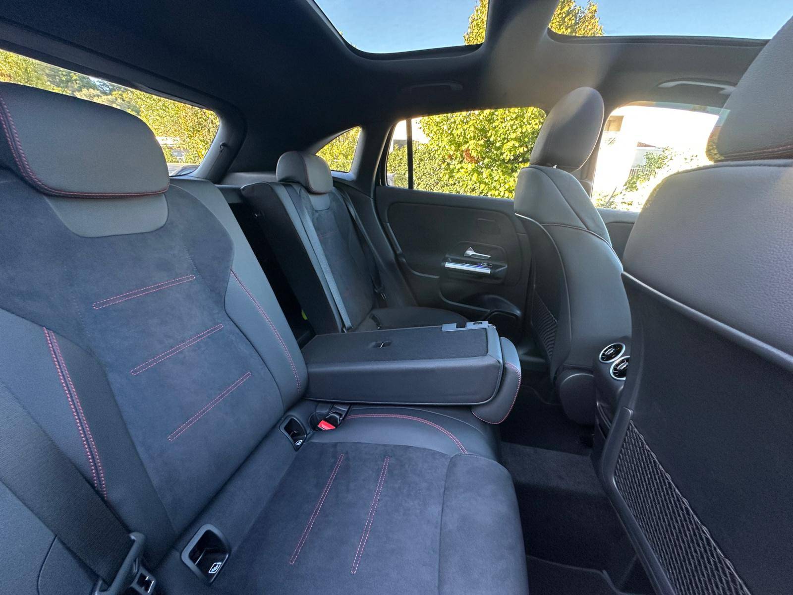 Image Mercedes-Benz GLA 200 d AMG Line  GLA 200 d AMG Line