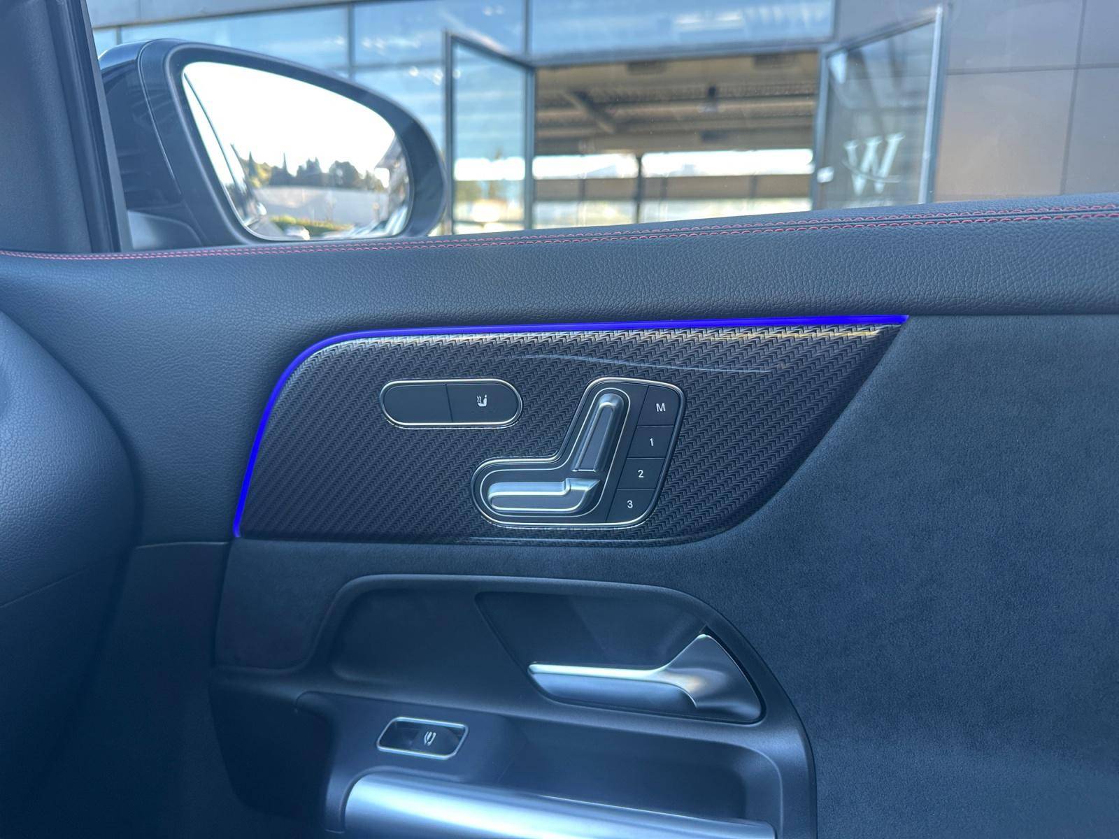 Image Mercedes-Benz GLA 200 d AMG Line  GLA 200 d AMG Line