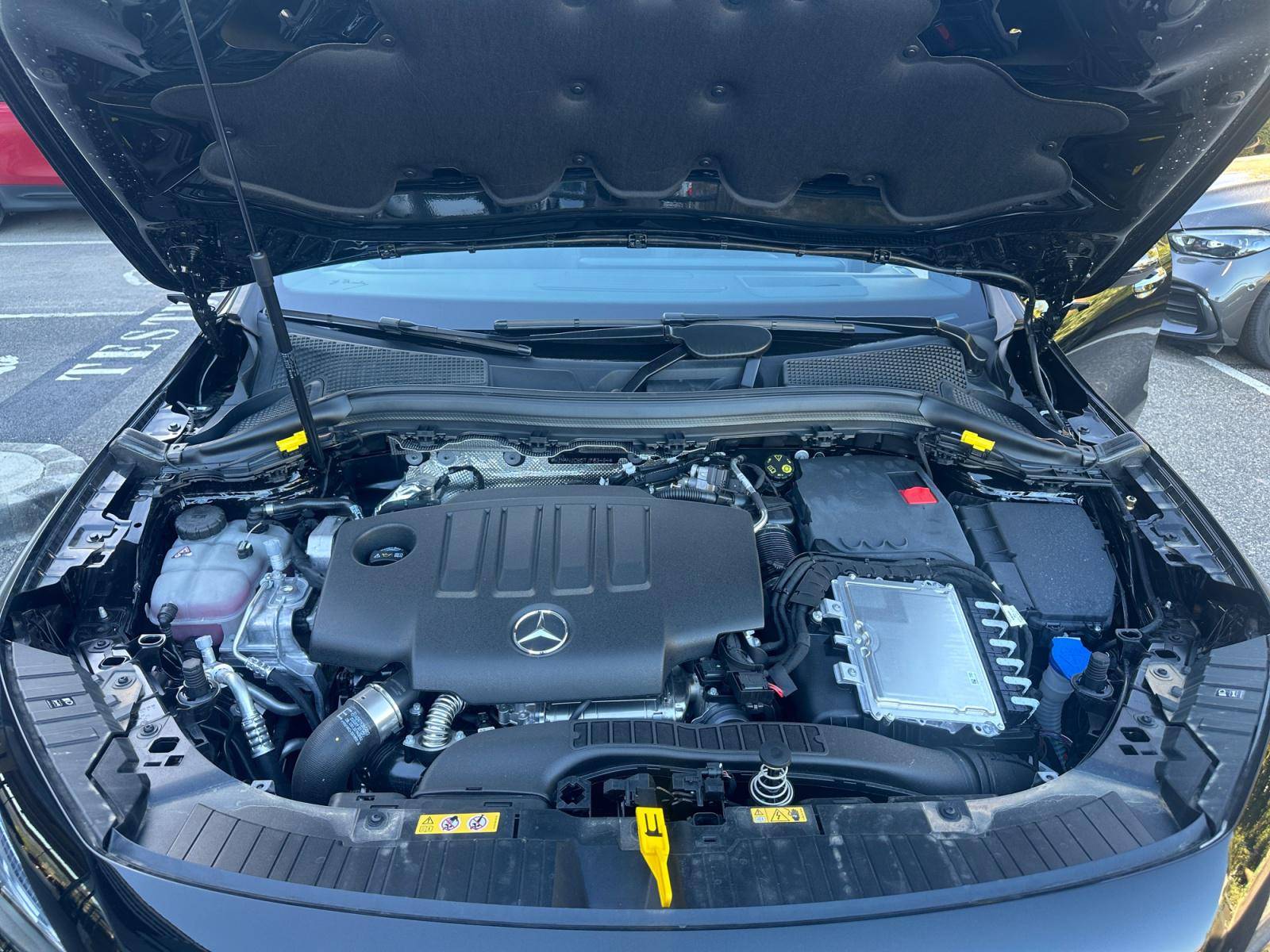 Image Mercedes-Benz GLA 200 d AMG Line  GLA 200 d AMG Line