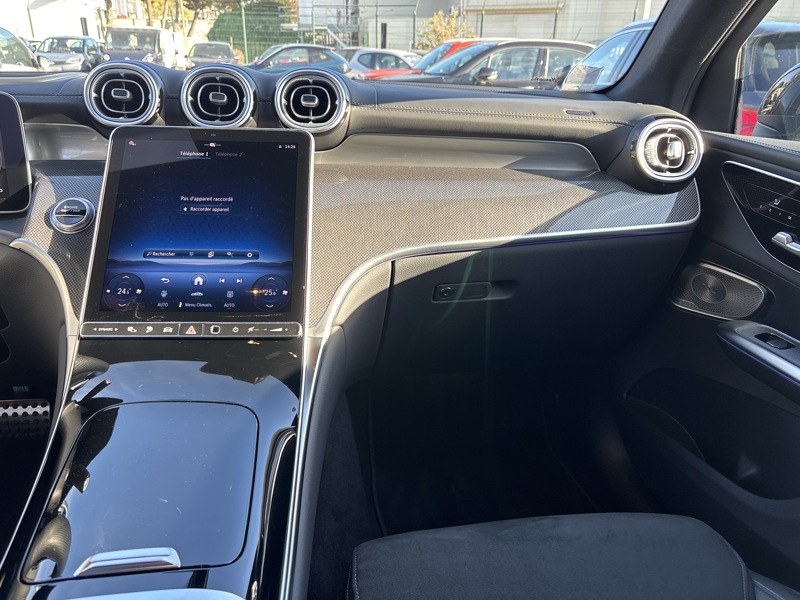 Image Mercedes-Benz GLC SUV GLC 300 e  Hybrid EQ 4MATIC AMG Line  GLC 300 e  Hybrid EQ 4MATIC AMG Line