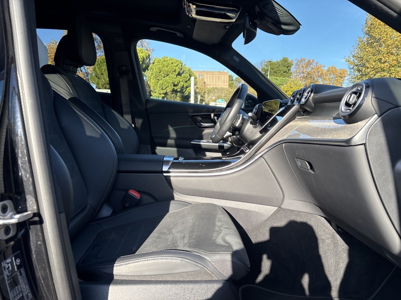 Image Mercedes-Benz GLC SUV GLC 300 e  Hybrid EQ 4MATIC AMG Line  GLC 300 e  Hybrid EQ 4MATIC AMG Line