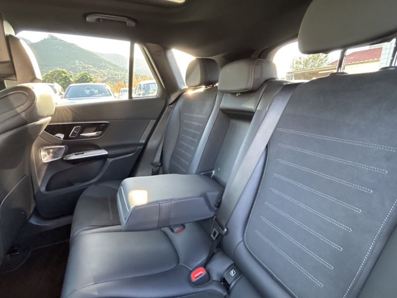 Image Mercedes-Benz GLC SUV GLC 300 e  Hybrid EQ 4MATIC AMG Line  GLC 300 e  Hybrid EQ 4MATIC AMG Line