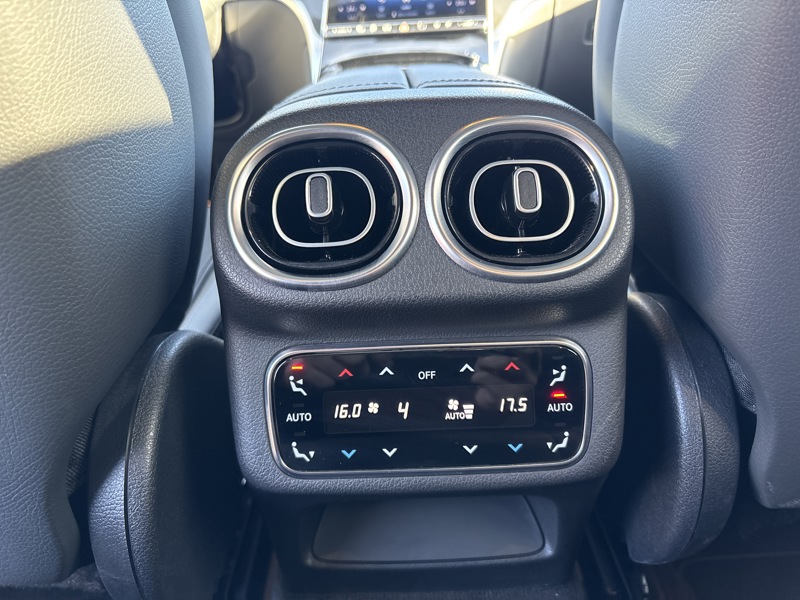 Image Mercedes-Benz GLC SUV GLC 300 e  Hybrid EQ 4MATIC AMG Line  GLC 300 e  Hybrid EQ 4MATIC AMG Line