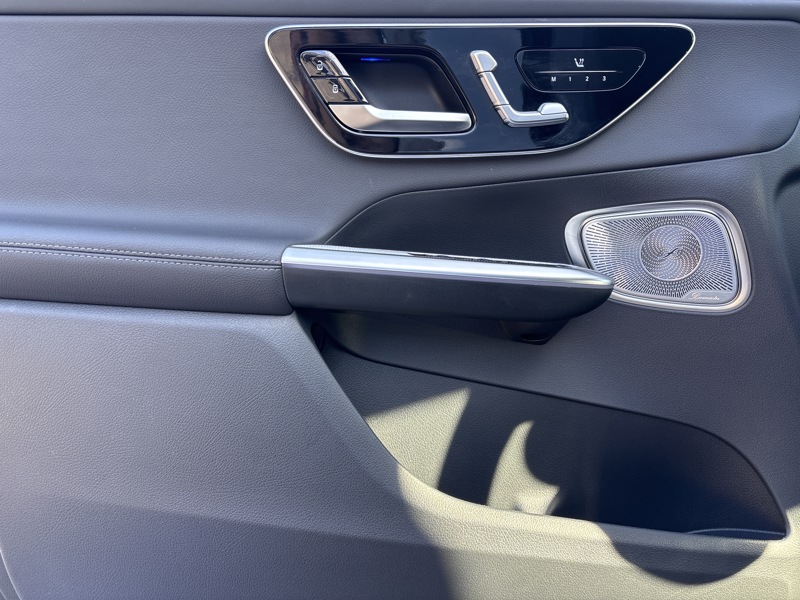 Image Mercedes-Benz GLC SUV GLC 300 e  Hybrid EQ 4MATIC AMG Line  GLC 300 e  Hybrid EQ 4MATIC AMG Line