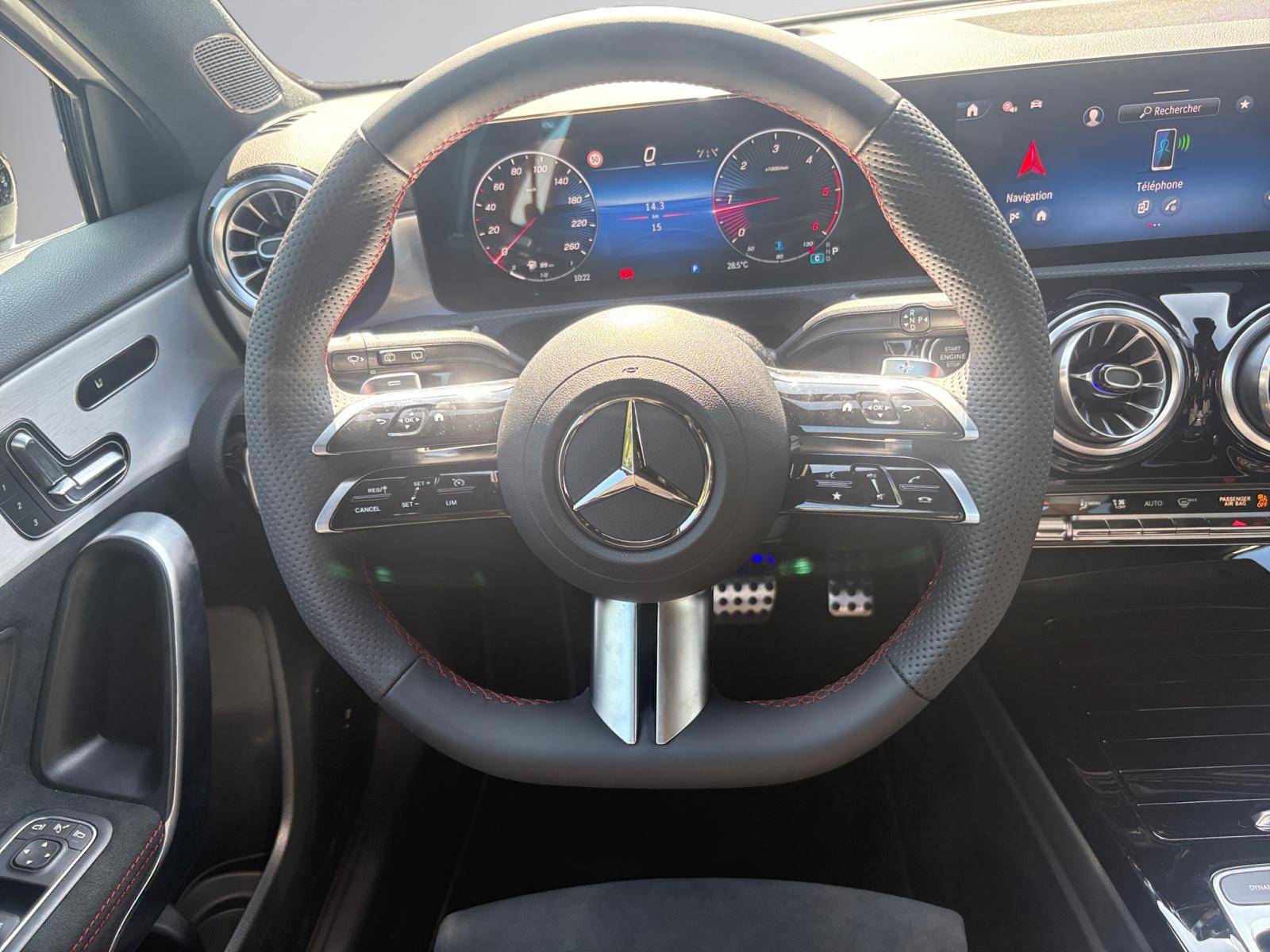 Image Mercedes-Benz CLASSE A 200 d AMG Line  